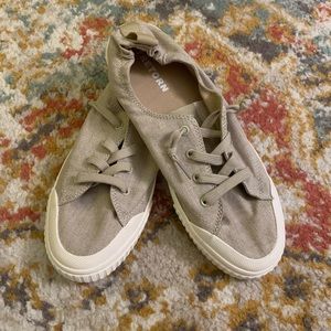 NWOT | Tretorn Comfy Slip-on Sneakers